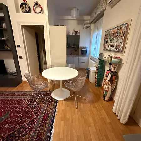 Appartement Cairoli 19 *